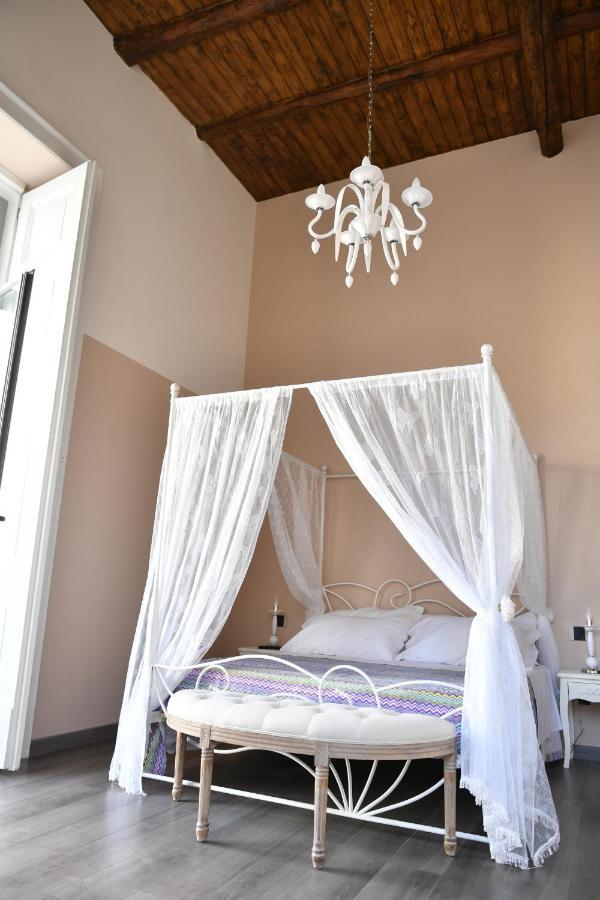 B&B A Due Passi Казерта Экстерьер фото